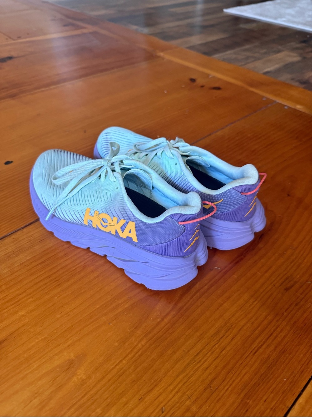 Hoka Mach 6 Running Sneaker